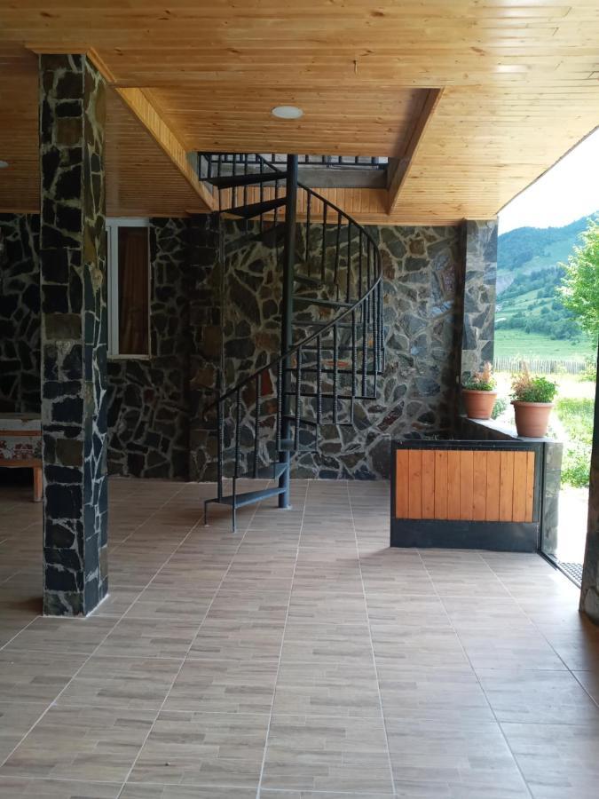 Guest House Tavaduri Mestia Esterno foto