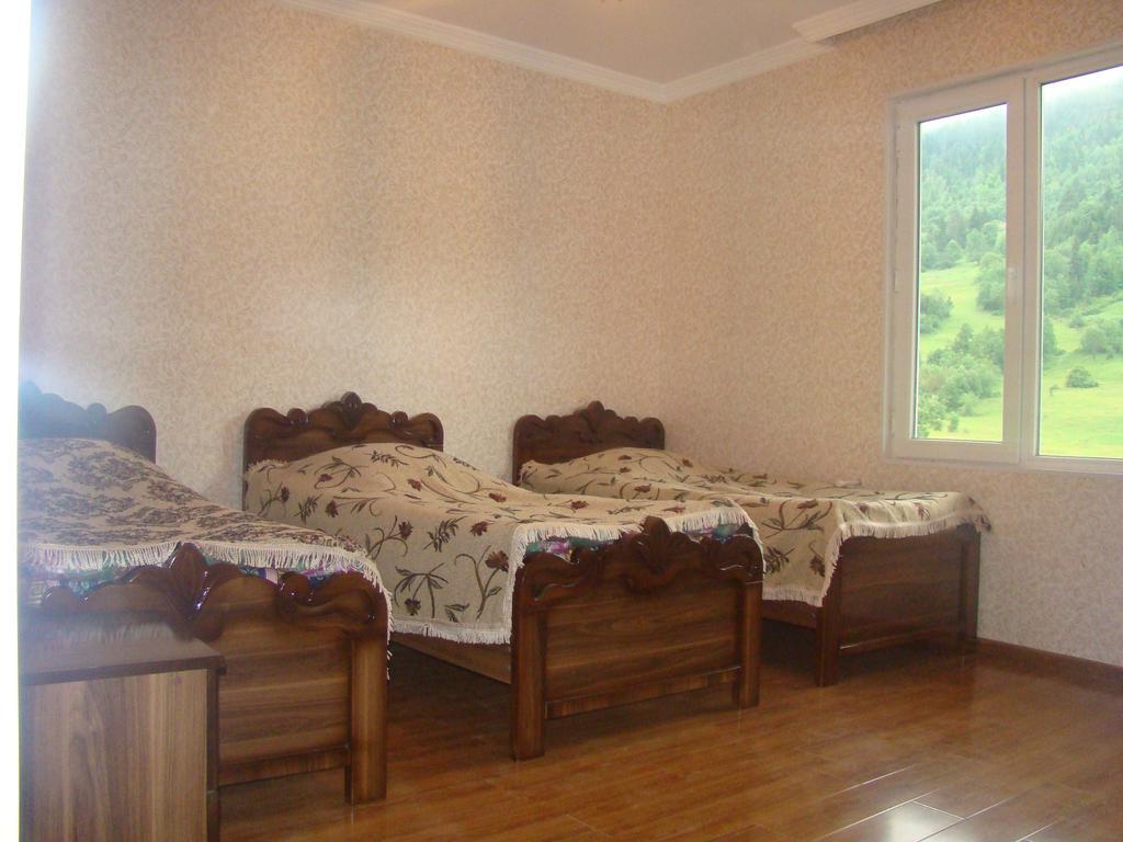 Guest House Tavaduri Mestia Esterno foto