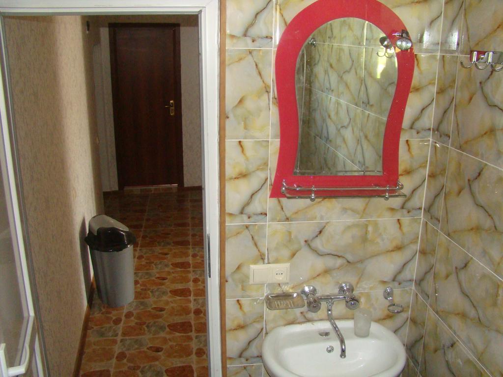 Guest House Tavaduri Mestia Esterno foto