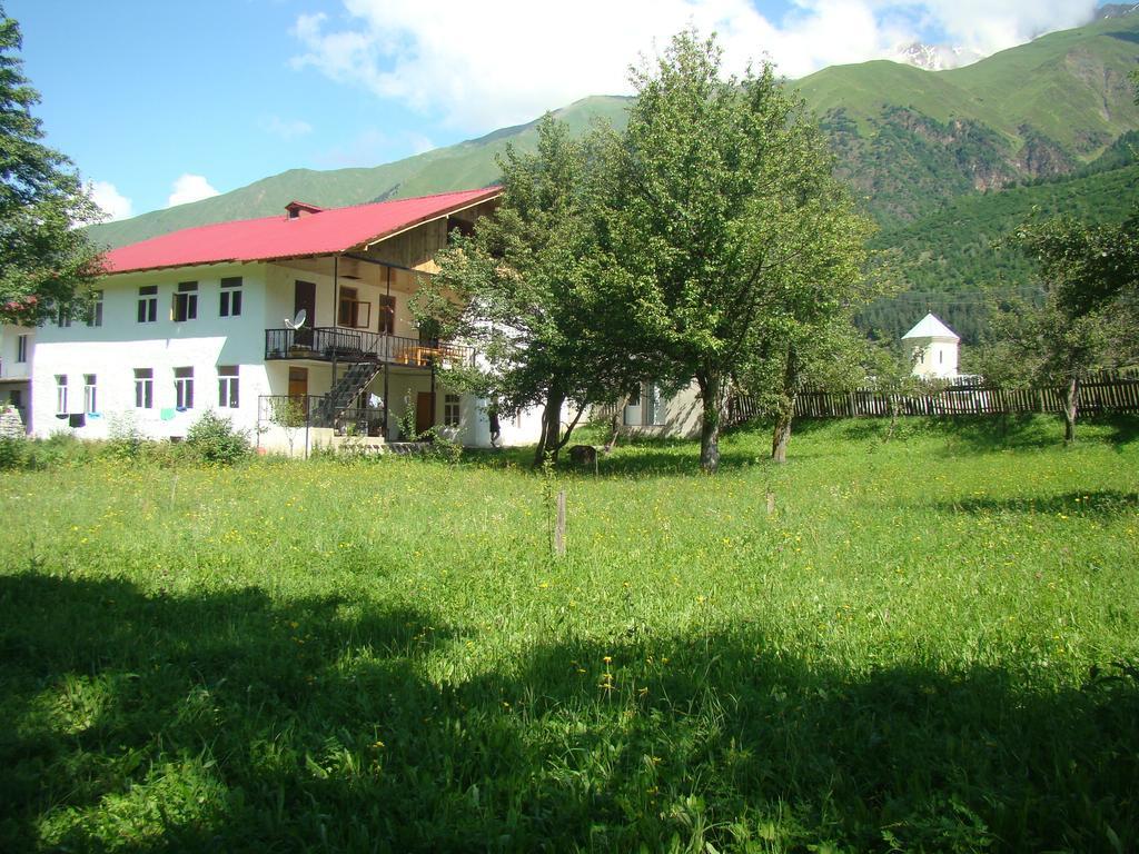 Guest House Tavaduri Mestia Esterno foto